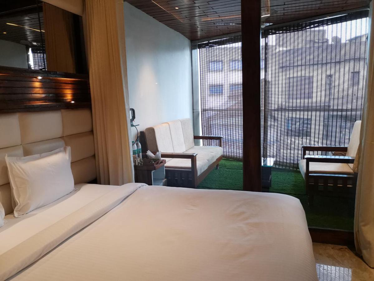 Hotel Krishna's Wood